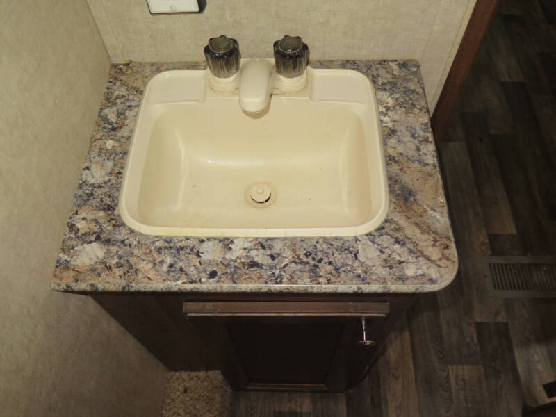 2017 Keystone RV HIDEOUT 27DBS