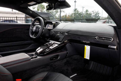 2025 Aston Martin Vantage
