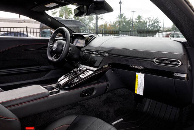 2025 Aston Martin Vantage