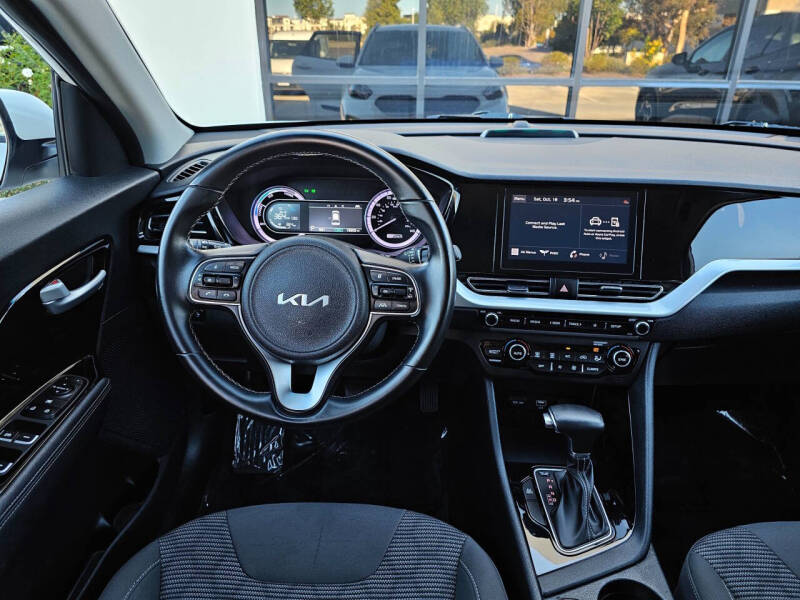 2022 Kia Niro Plug-In Hybrid LXS
