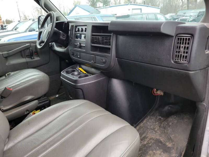 2017 GMC Savana LS 3500