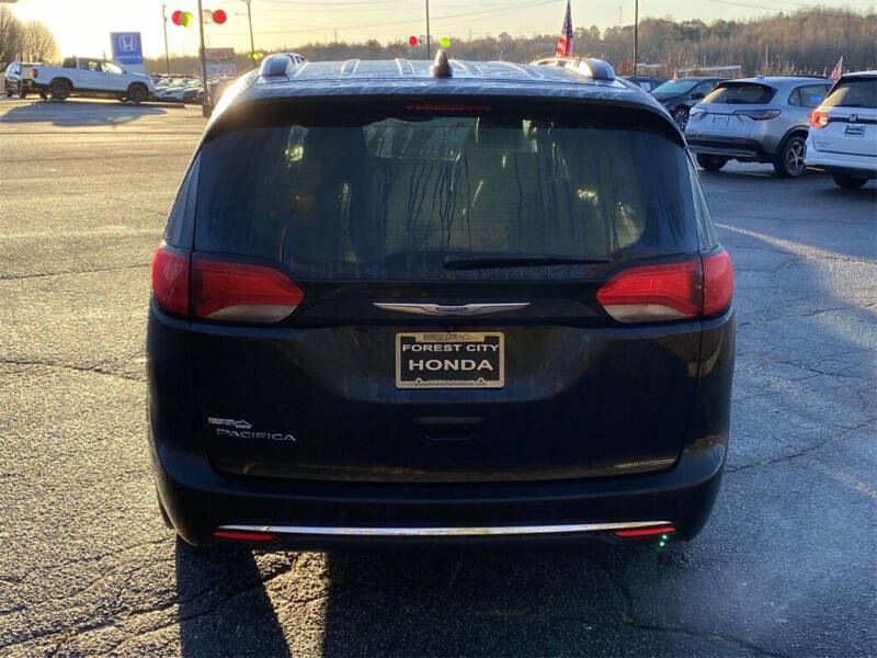 2020 Chrysler Pacifica Touring L