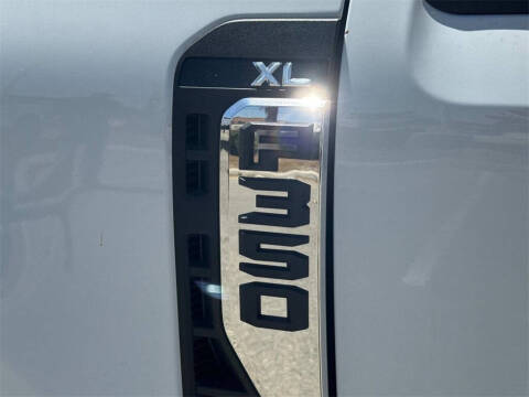2025 Ford F-350 Super Duty XL
