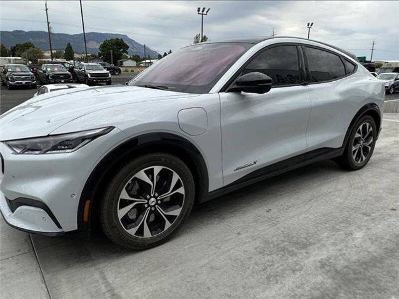 2022 Ford Mustang Mach-E Premium