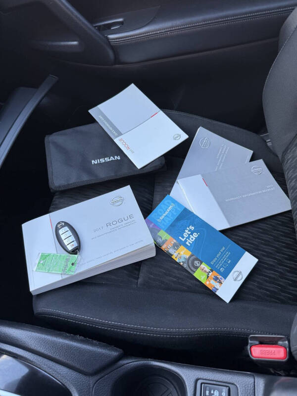 2017 Nissan Rogue SV