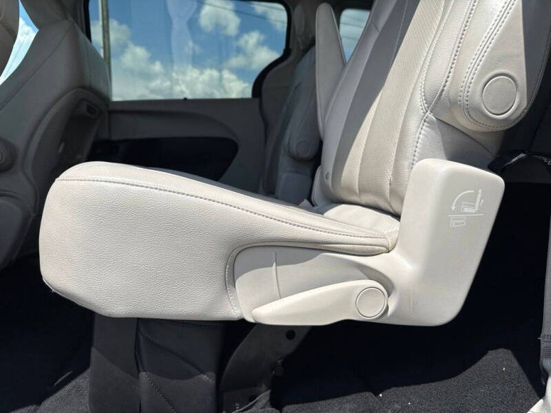 2021 Chrysler Pacifica Touring L