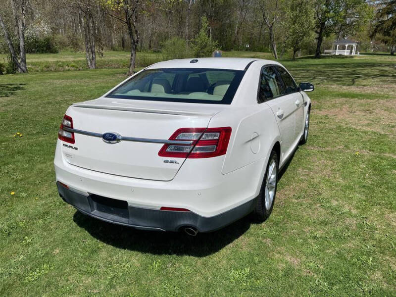 2014 Ford Taurus SEL