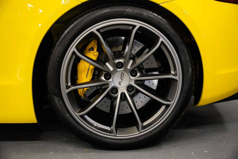 2016 Porsche Cayman GT4