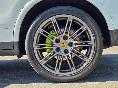2016 Porsche Cayenne S E-Hybrid