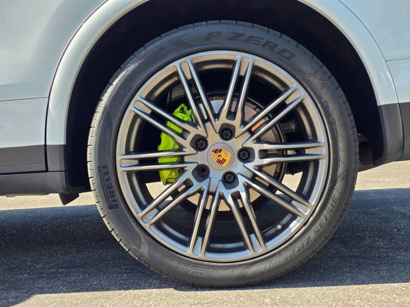 2016 Porsche Cayenne S E-Hybrid