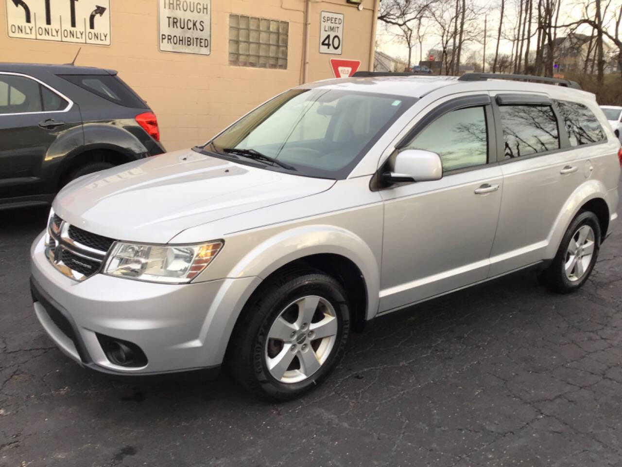 Silver 2011 Dodge Journey Mainstreet Mainstreet 4dr SUV 2