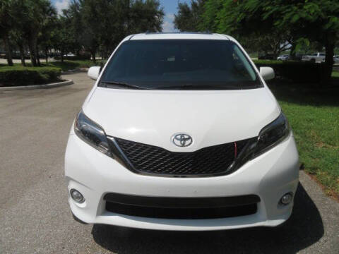 2017 Toyota Sienna SE Premium 8-Passenger