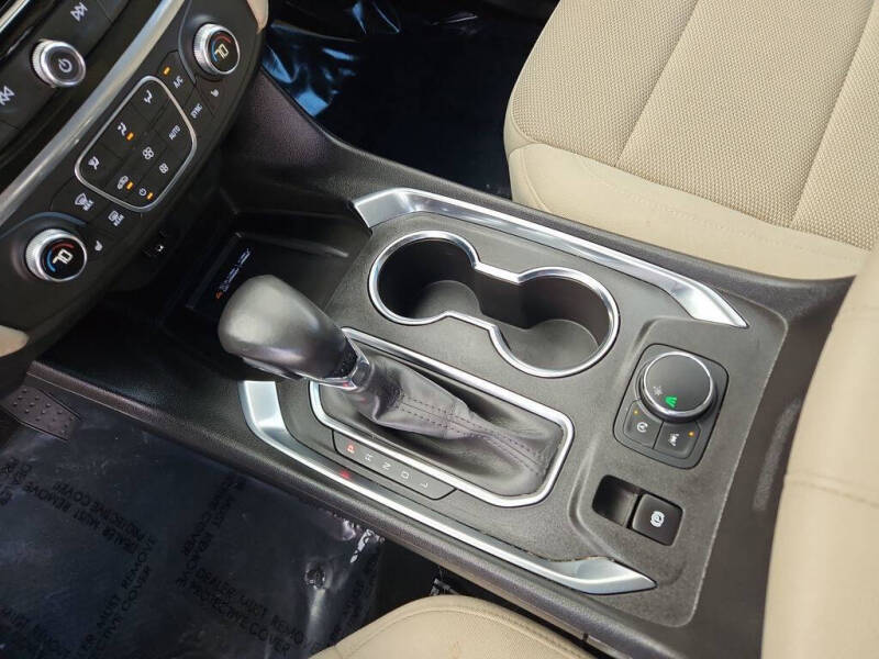 2022 Chevrolet Traverse LT Cloth