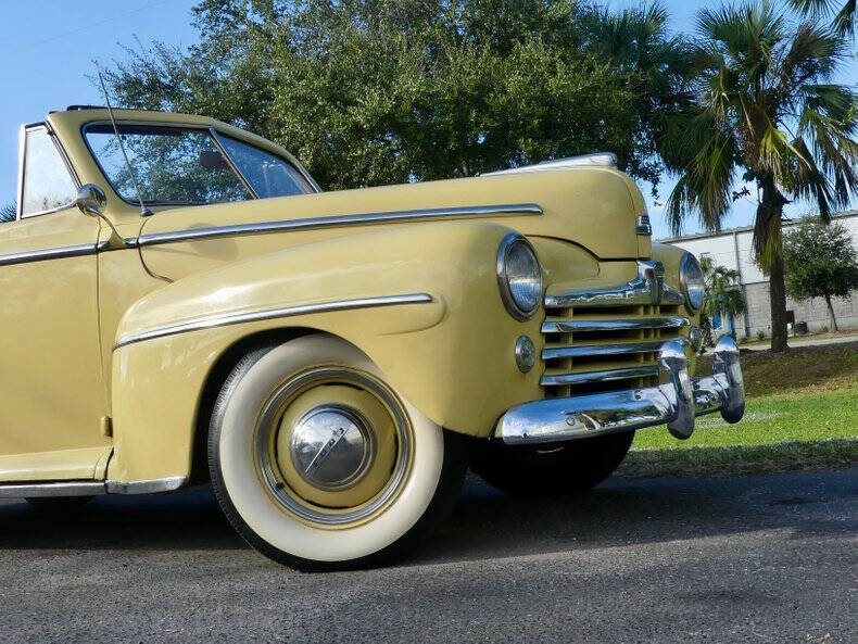 1948 Ford Super Deluxe
