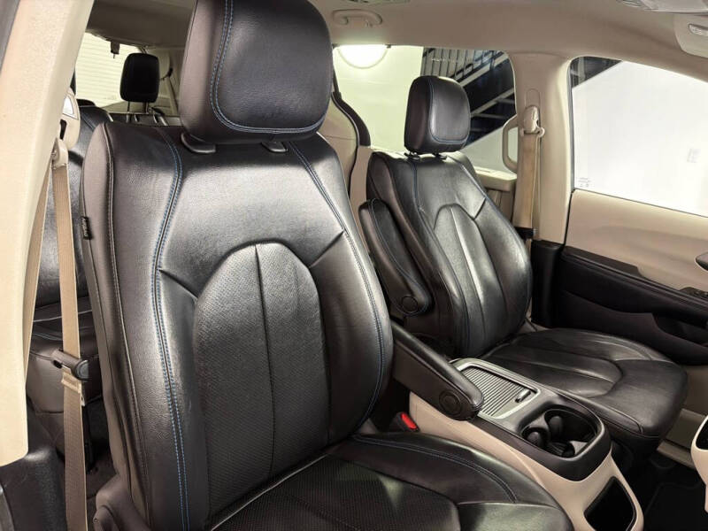 2021 Chrysler Pacifica Touring L