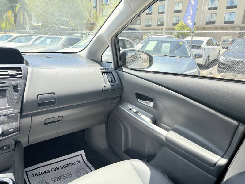 2012 Toyota Prius v Five
