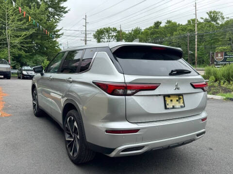 2022 Mitsubishi Outlander SE
