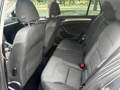 2017 Volkswagen Golf TSI S