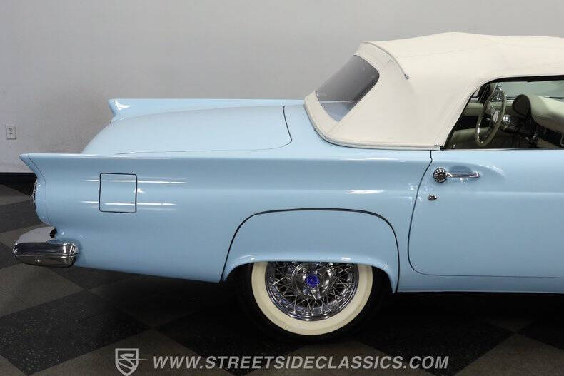 1957 Ford Thunderbird