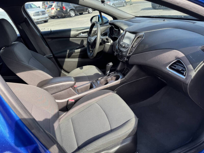 2018 Chevrolet Cruze LT Auto