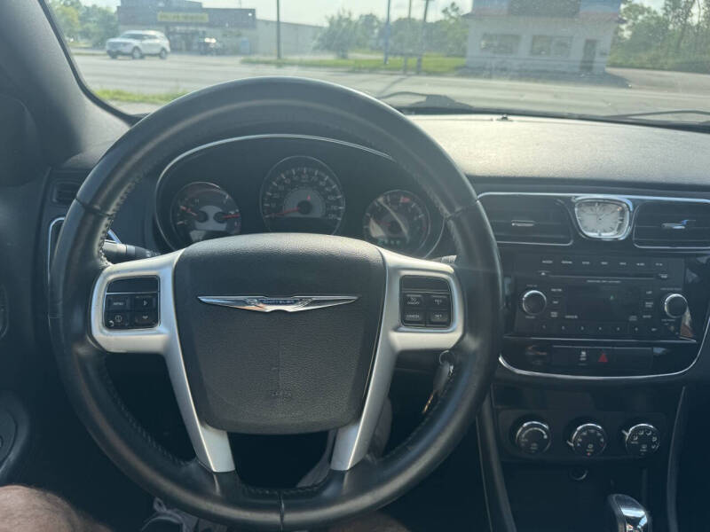 2013 Chrysler 200 Touring