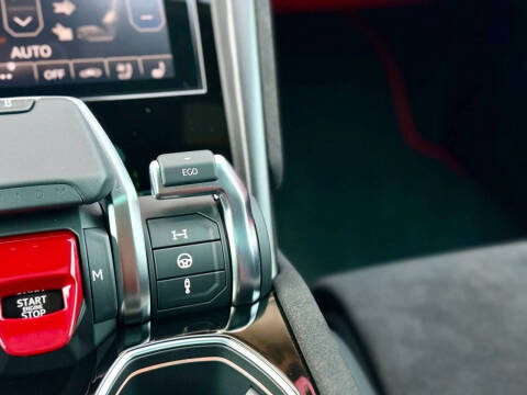 2024 Lamborghini Urus S