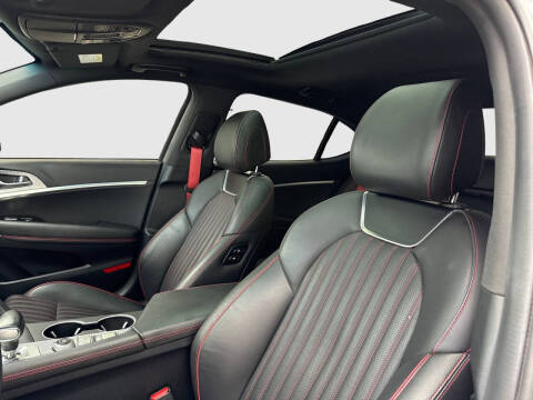 2023 Genesis G70