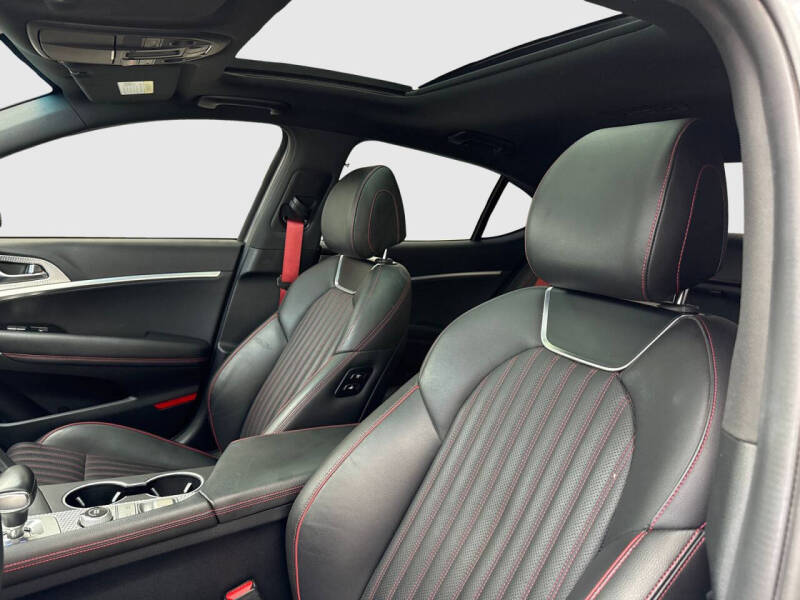2023 Genesis G70