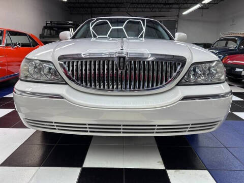 2003 Lincoln Town Car Executive