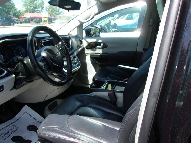 2017 Chrysler Pacifica Touring-L