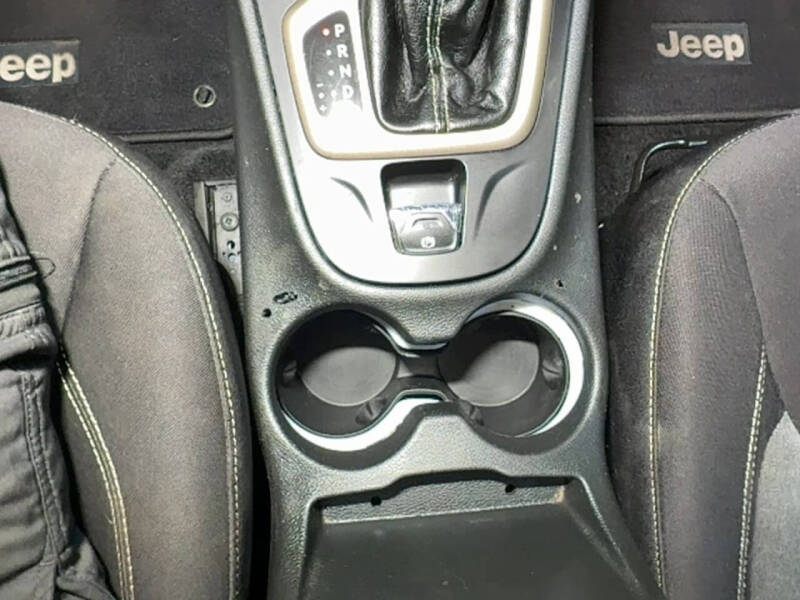 2015 Jeep Cherokee Sport