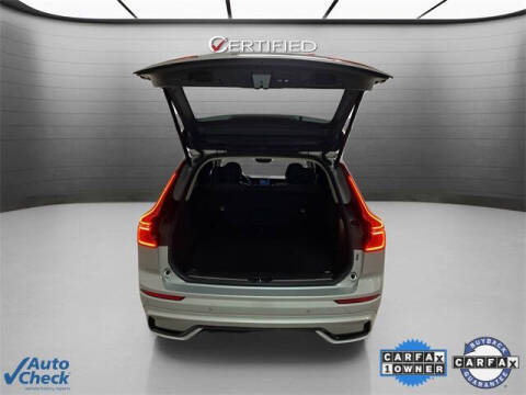 2025 Volvo XC60 B5 Plus Dark Theme