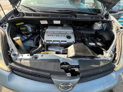 2004 Toyota Sienna XLE 7 Passenger