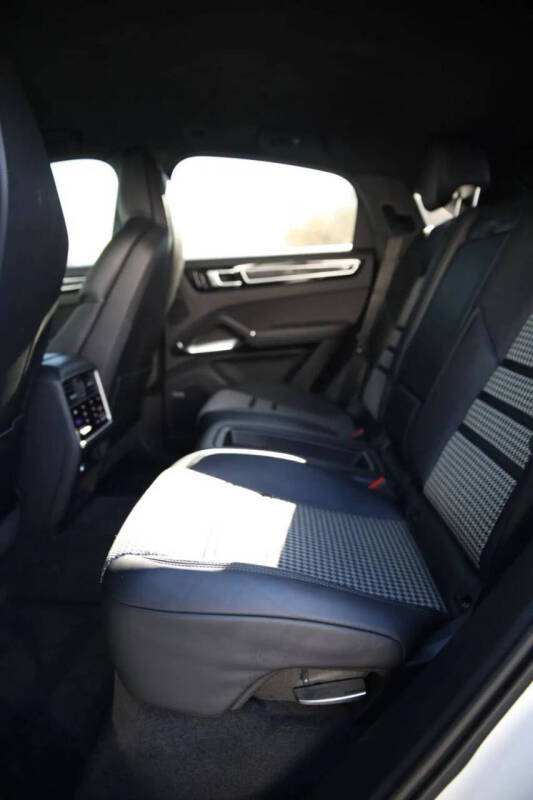 2020 Porsche Cayenne Turbo Coupe