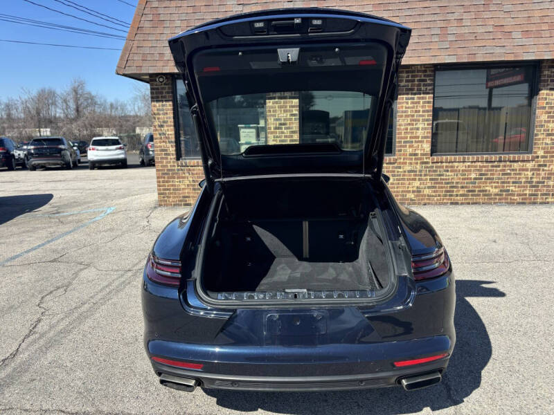 2017 Porsche Panamera 4