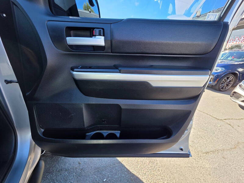 2017 Toyota Tundra SR5