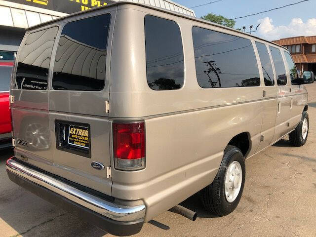 2003 Ford E-Series for sale at Extreme Auto Plaza in Des Moines, IA