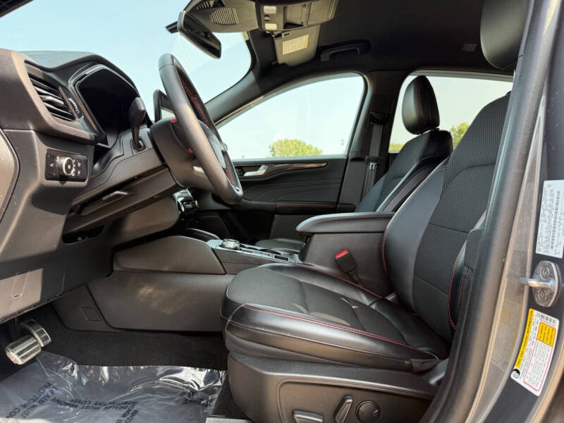 2023 Ford Escape ST-Line Elite