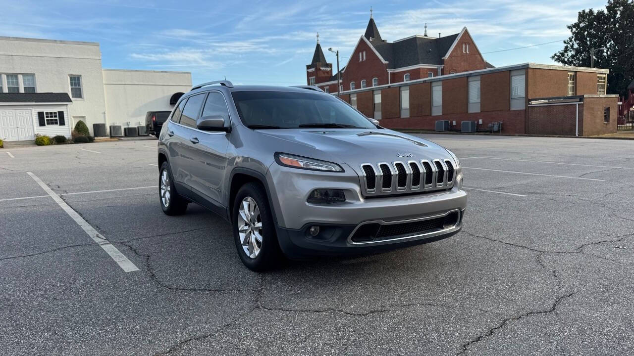 2016 Jeep Cherokee for sale at Caropedia in Dunn, NC