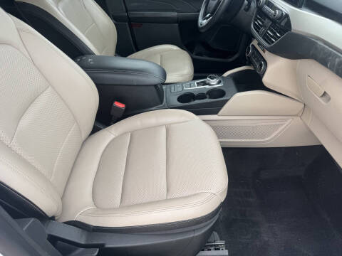 2022 Ford Escape Hybrid SEL