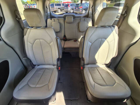 2017 Chrysler Pacifica Touring-L