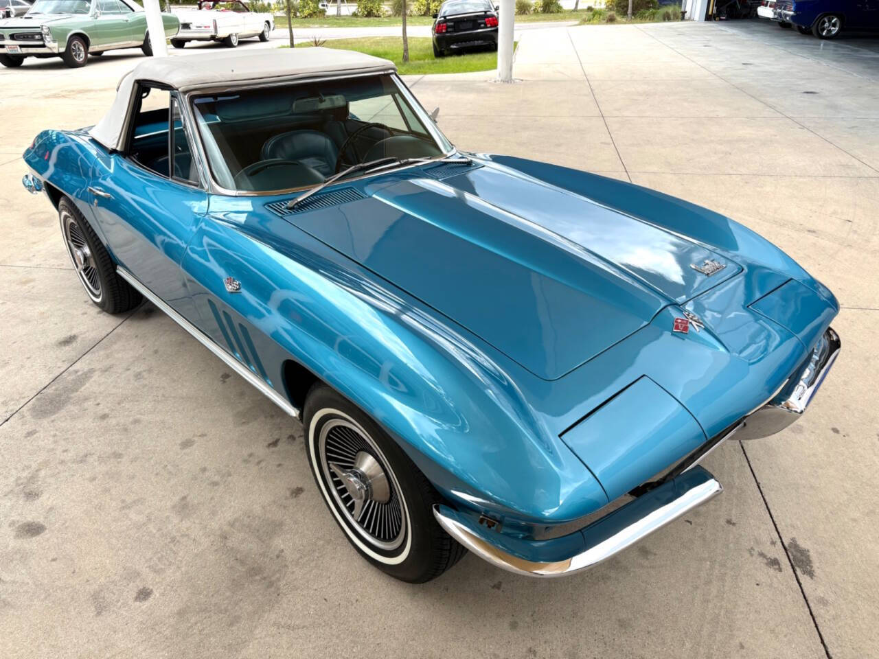 1966 Chevrolet Corvette 22