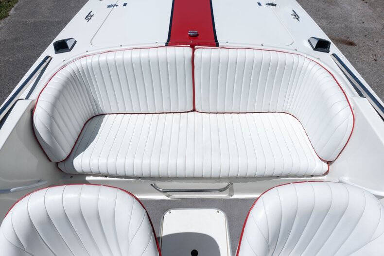 1994 Donzi Marine Classic 22