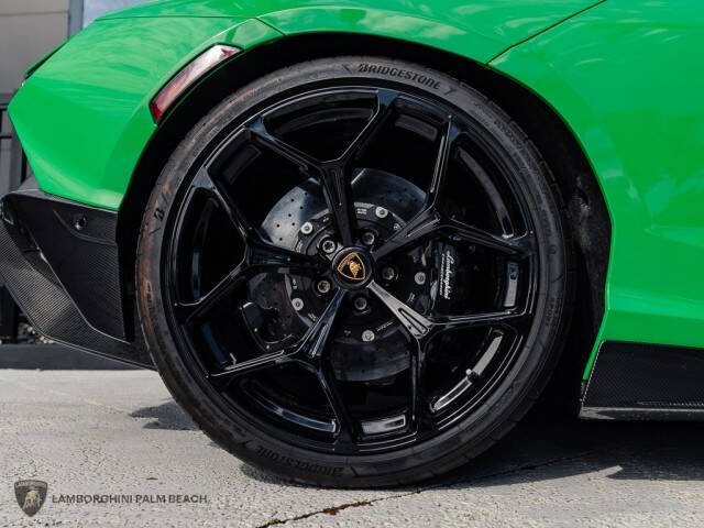 2024 Lamborghini Revuelto