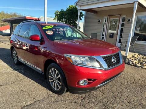 2015 Nissan Pathfinder for sale at G & G Auto Sales in Steubenville OH