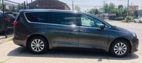 2017 Chrysler Pacifica Touring