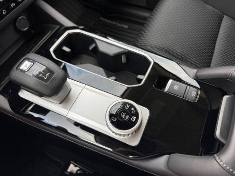 2025 Mitsubishi Outlander ES