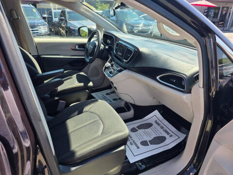 2018 Chrysler Pacifica LX