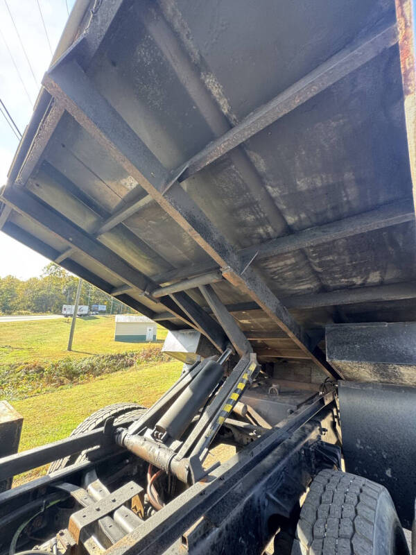 2005 Ford F-750 Super Duty