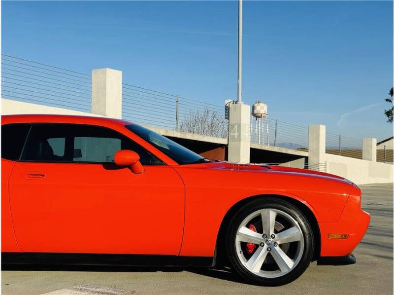 2008 Dodge Challenger SRT8 photo 11